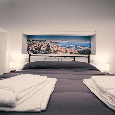 Almat Domus Apartment Naples Room photo