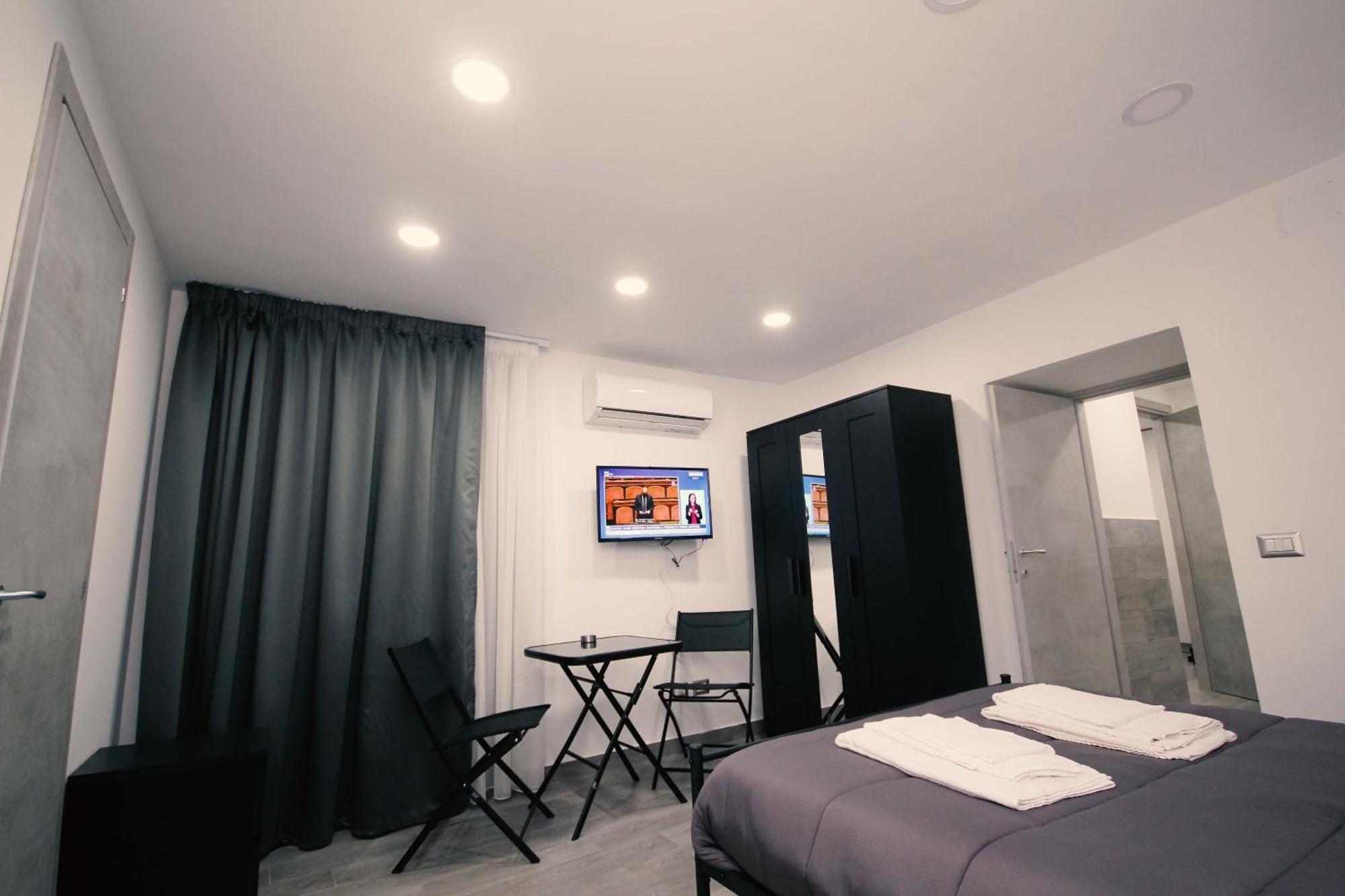 Almat Domus Apartment Naples Room photo