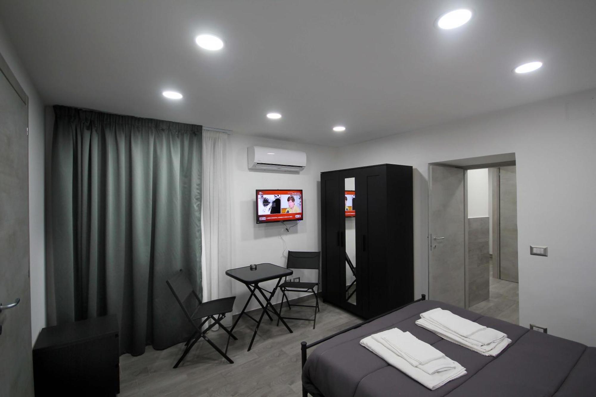 Almat Domus Apartment Naples Room photo